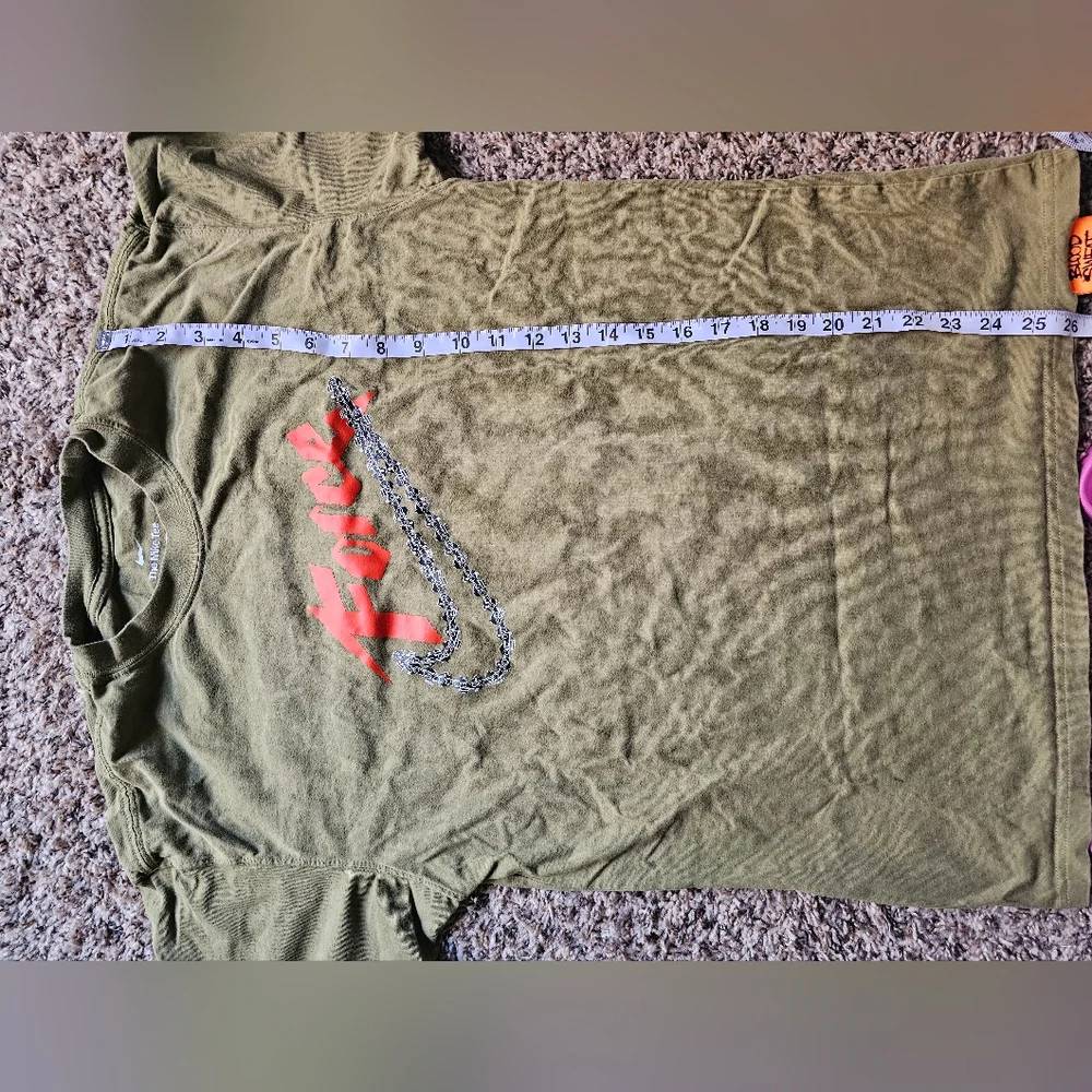 Nike army green Blood Sweat Basketball loose fit t-shirt‎ size S